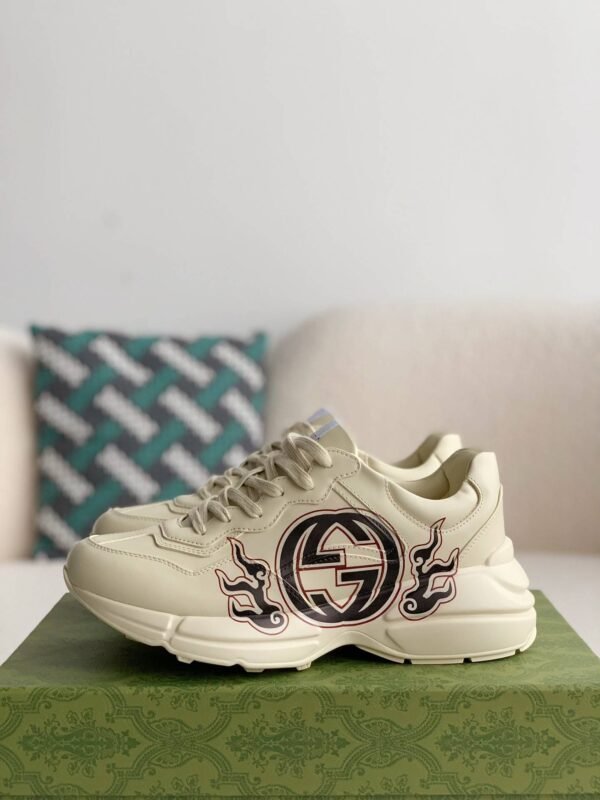 GU*IRetro Clunky Sneaker