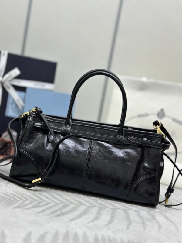 Pr*a Bonnie medium leather handbag