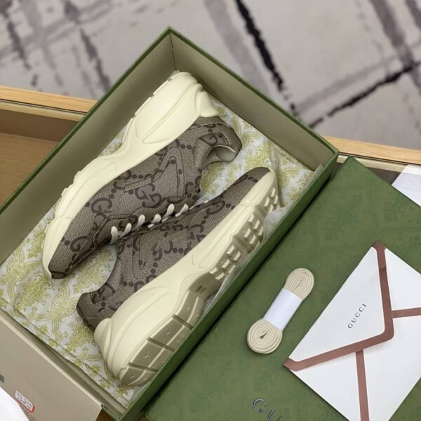 GU*IRetro Clunky Sneaker