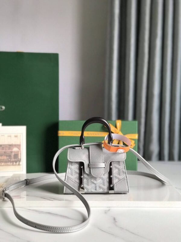 Goyard Saigon nano bag, top quality! Size: 14.5 * 11.5 * 7.5cm