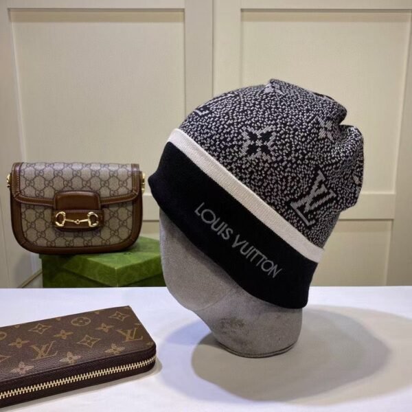 Louis Vuitton knitted hat