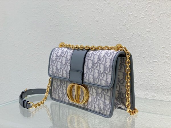 30 Montaigne Chain Bag