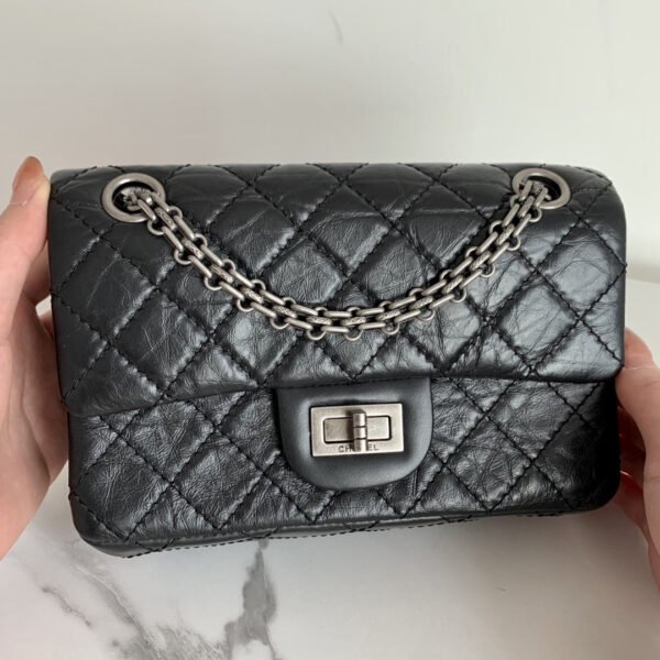 Chanel Reissue 2.55 Handbag