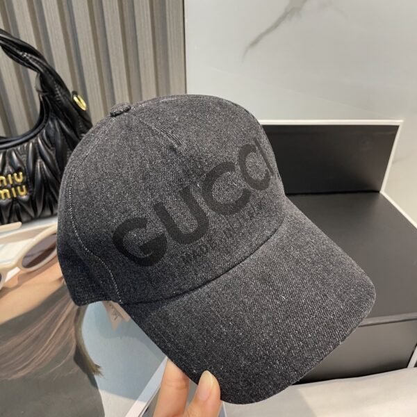 Gucci baseball cap peaked cap hat
