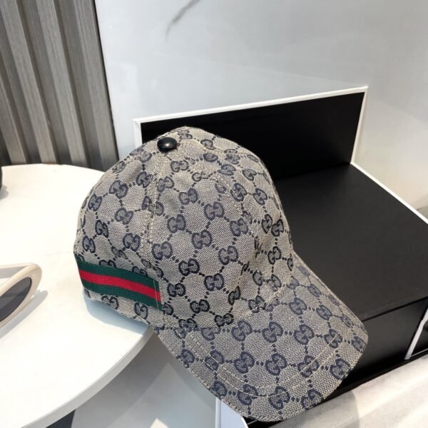 Gucci baseball cap peaked cap hat