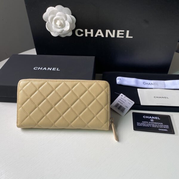 Chanel Zipped Wallet