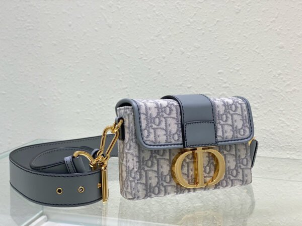 30 Montaigne Box Bag