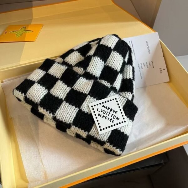 Louis Vuitton autumn and winter new checkered knitted hat